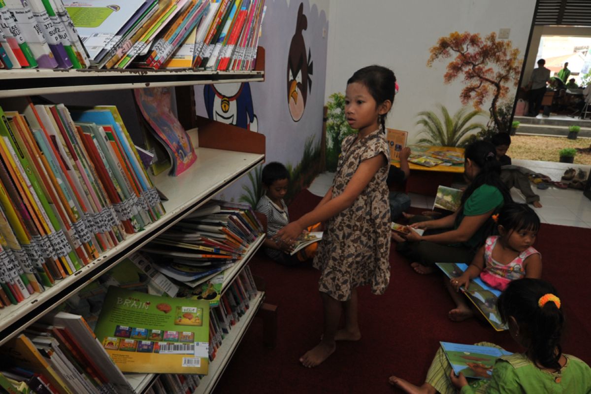 Dinas Perpustakaan Surabaya tambah 66 taman bacaan masyarakat