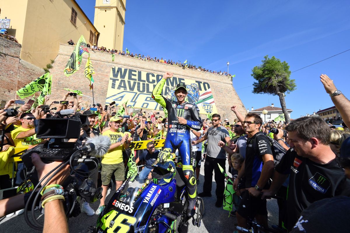 Valentino Rossi mudik bawa motor M1 ke kampung halamannya di Tavullia