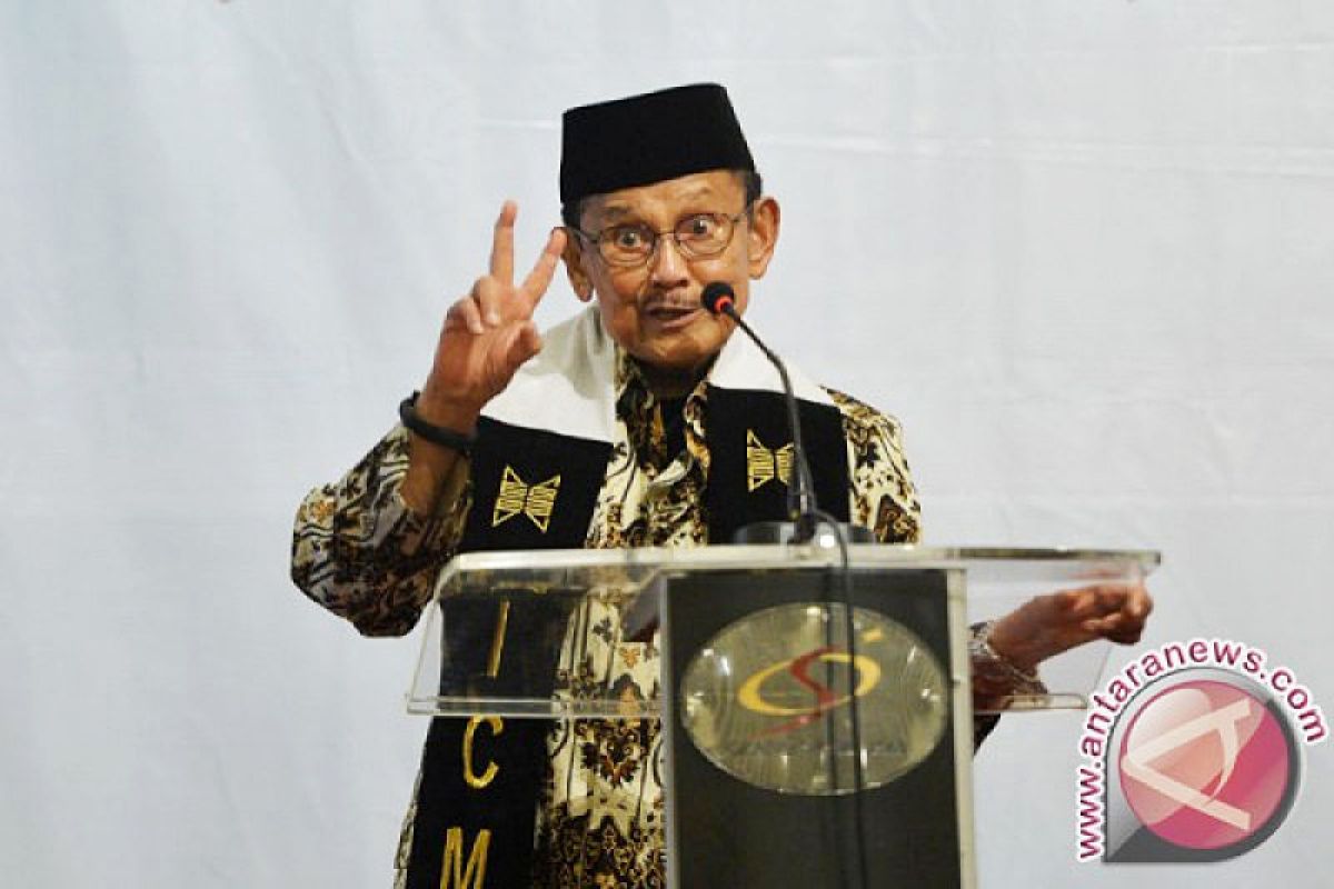 MUI: Habibie melegenda