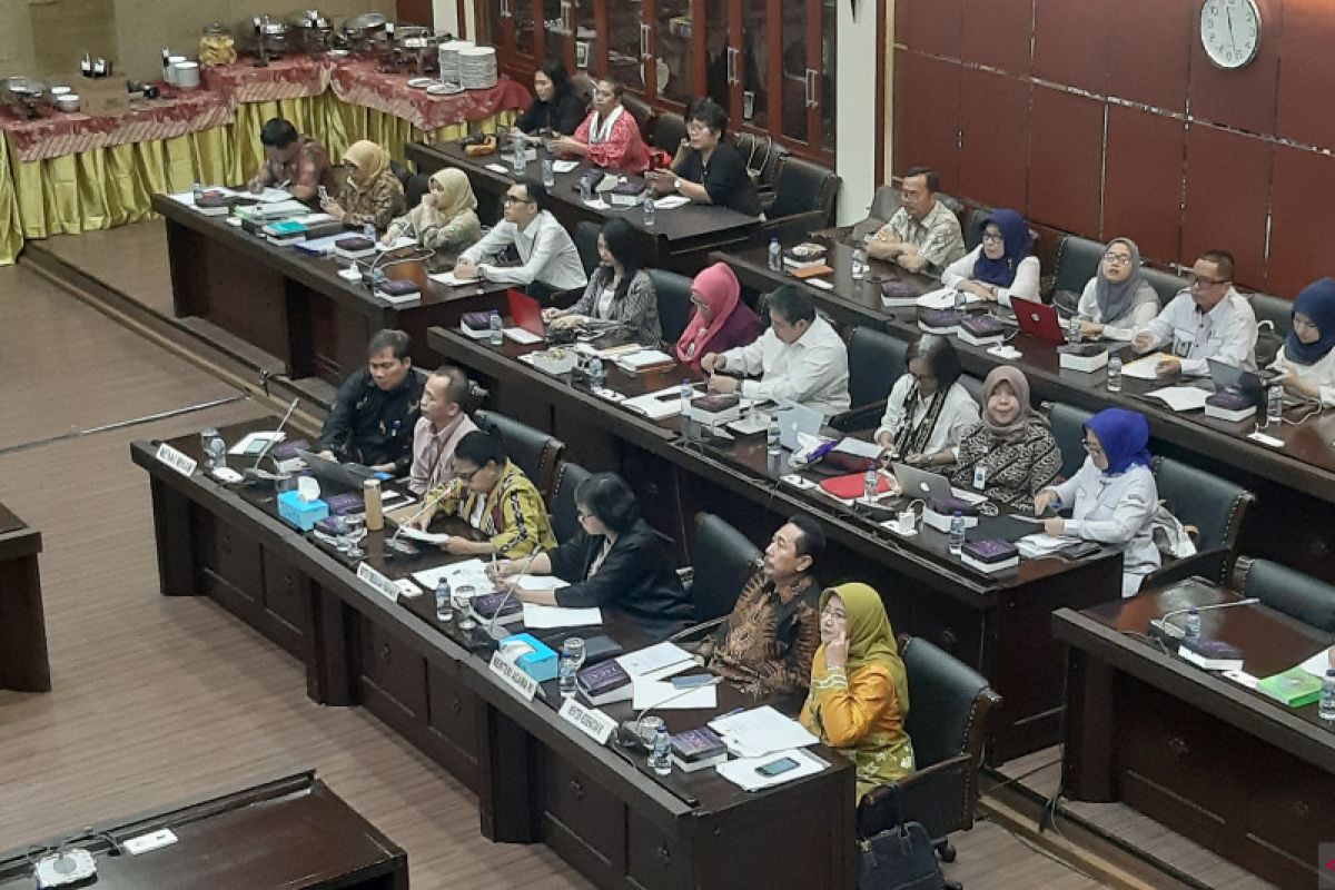 Usia pernikahan perempuan 19 tahun kurangi risiko kematian saat hamil