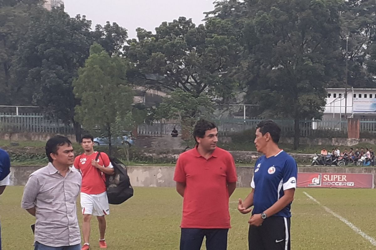 Semen Padang datangkan pelatih asal Portugal Eduardo Almeida
