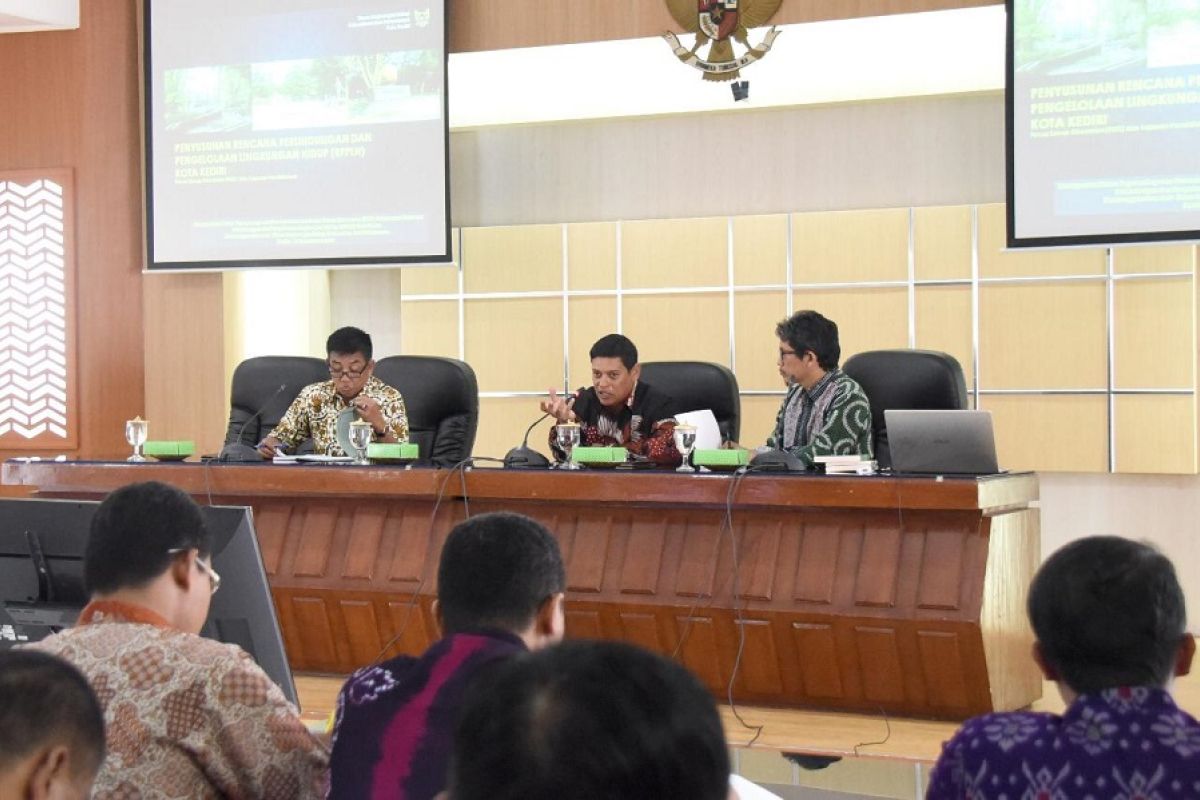 Pemkot Kediri bahas perlindungan pengelolaan lingkungan hutan