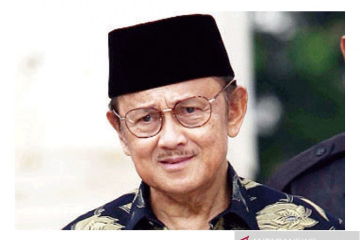 Prestasi BJ Habibie - JK kenang Habibie sosok negarawan panutan