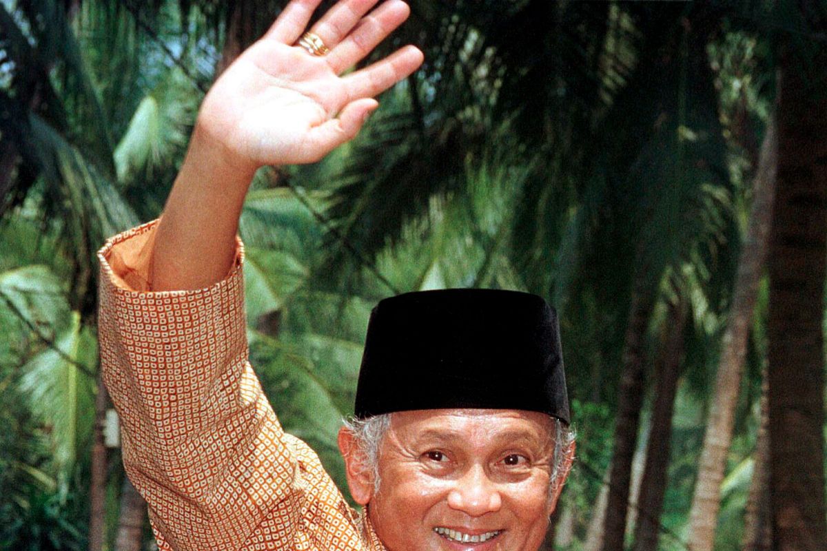 Dibalik kelahiran Telkomsel, ini prestasi BJ Habibie