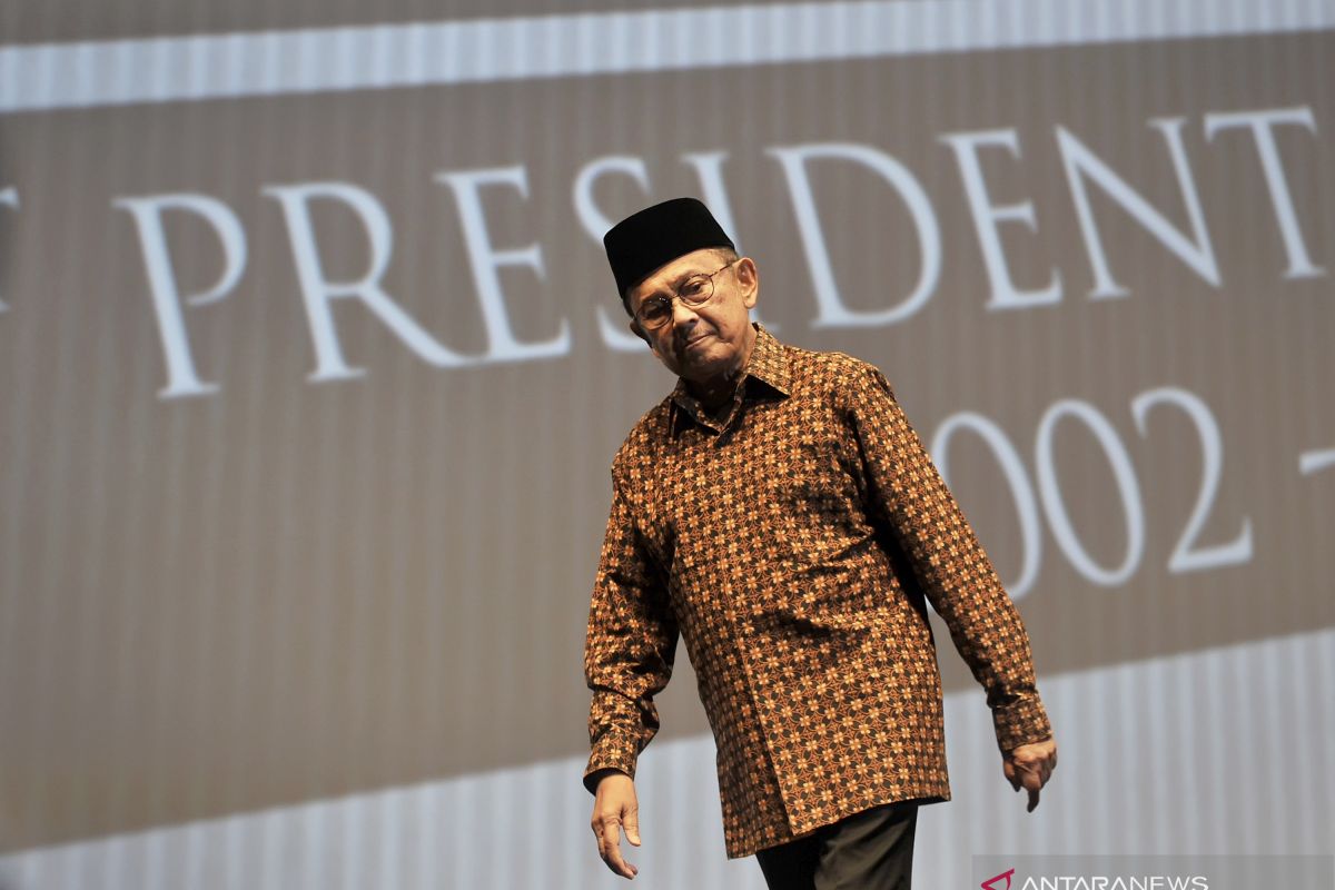 Prestasi BJ Habibie berhasil sehatkan perbankan nasional