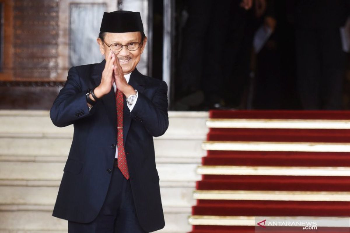 BJ Habibie diberikan penghormatan insinyur se-ASEAN