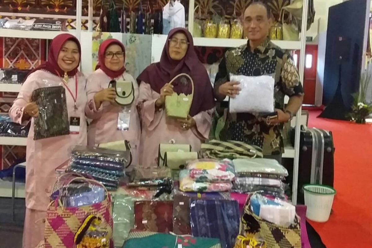 Solok Regency Government participated in the 2019 Kriyanusa exhibition in Jakarta to promote regional crafts