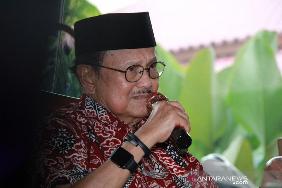 BJ Habibie Wafat - Wabup Kepulauan Seribu sebut sosok inspiratif