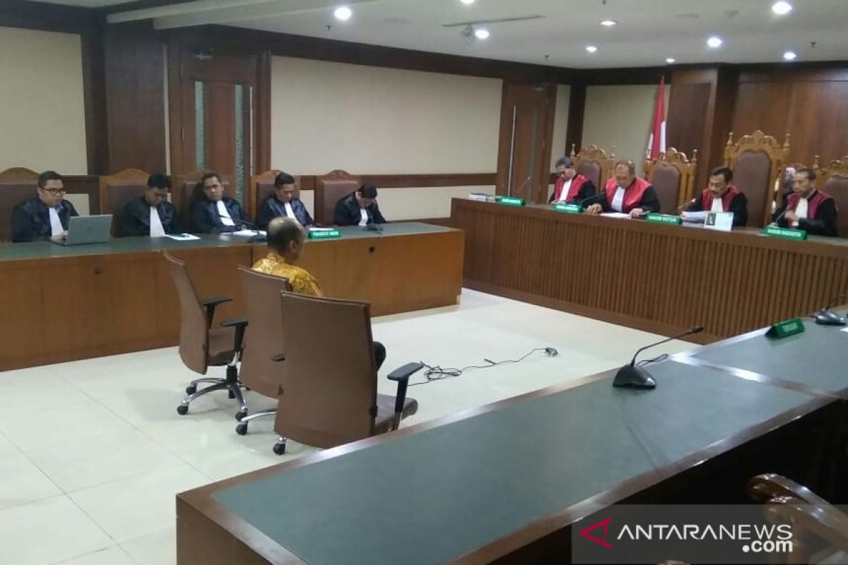 Mulyana, mantan Deputi IV Kemenpora  divonis 4,5 tahun penjara