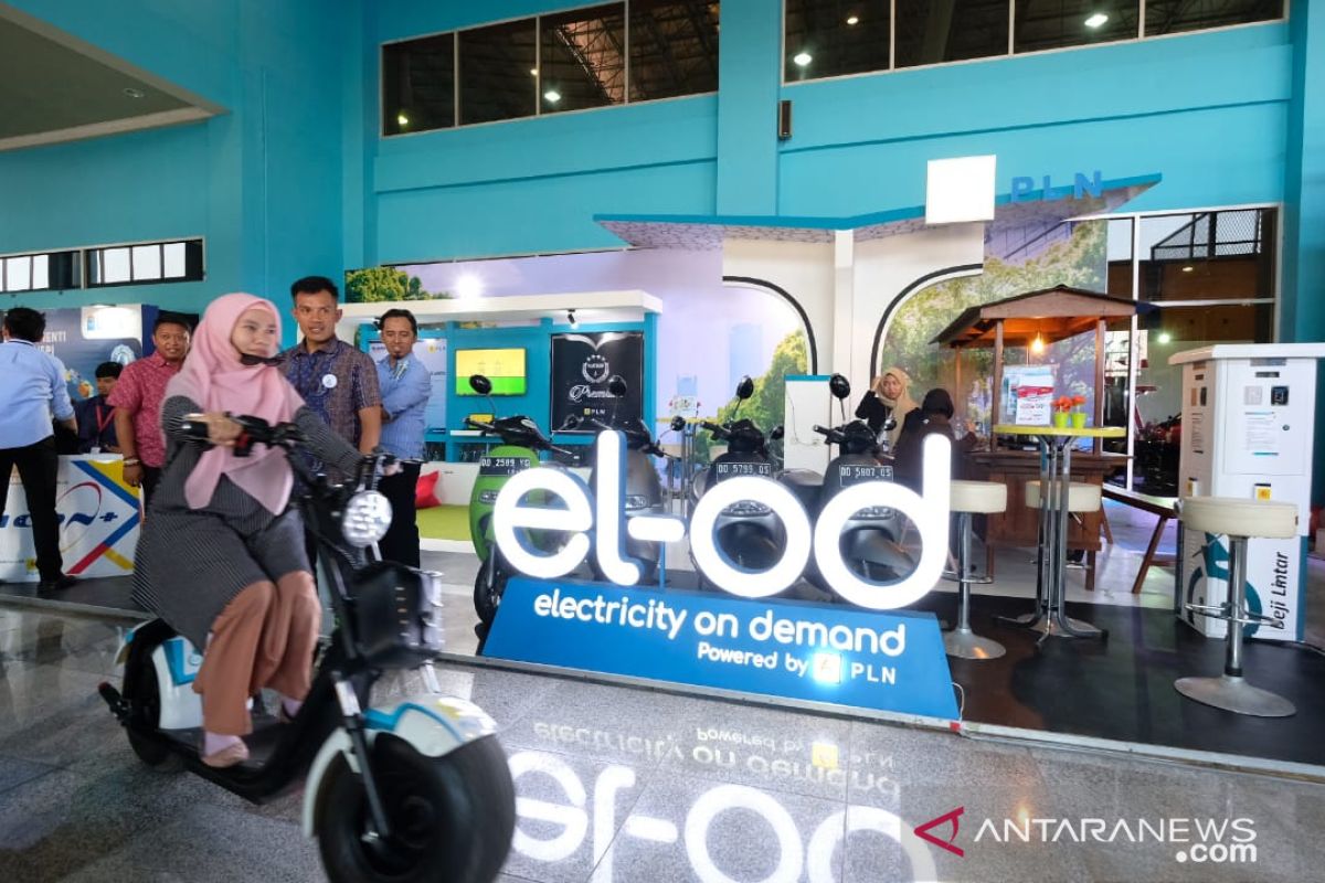 PLN perkenalkan "Electrifying Lifestyle"pada pameran GIIAS