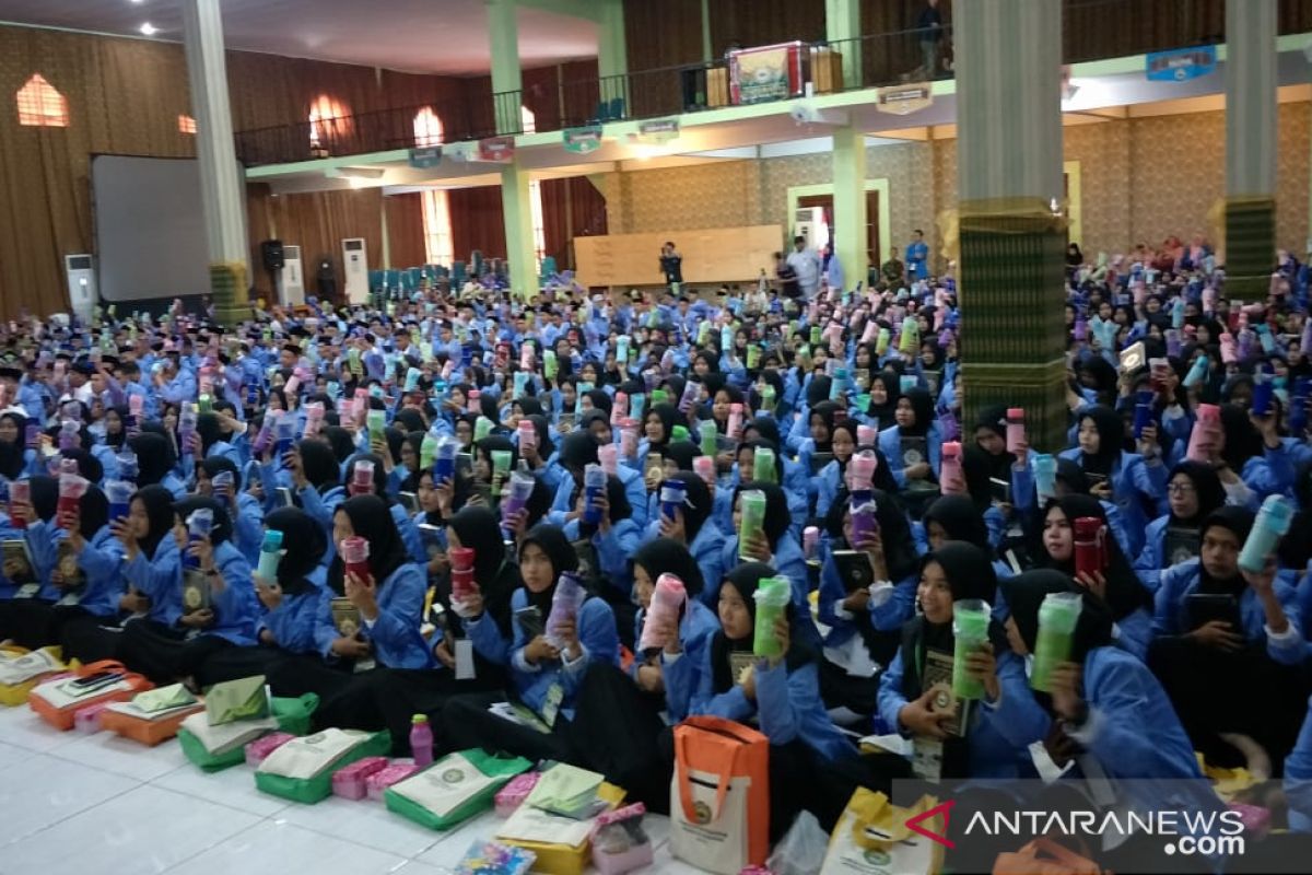 Bj Habibie wafat - 1.350 mahasiswa UIM kirimkan Alfatihah untuk BJ Habibie