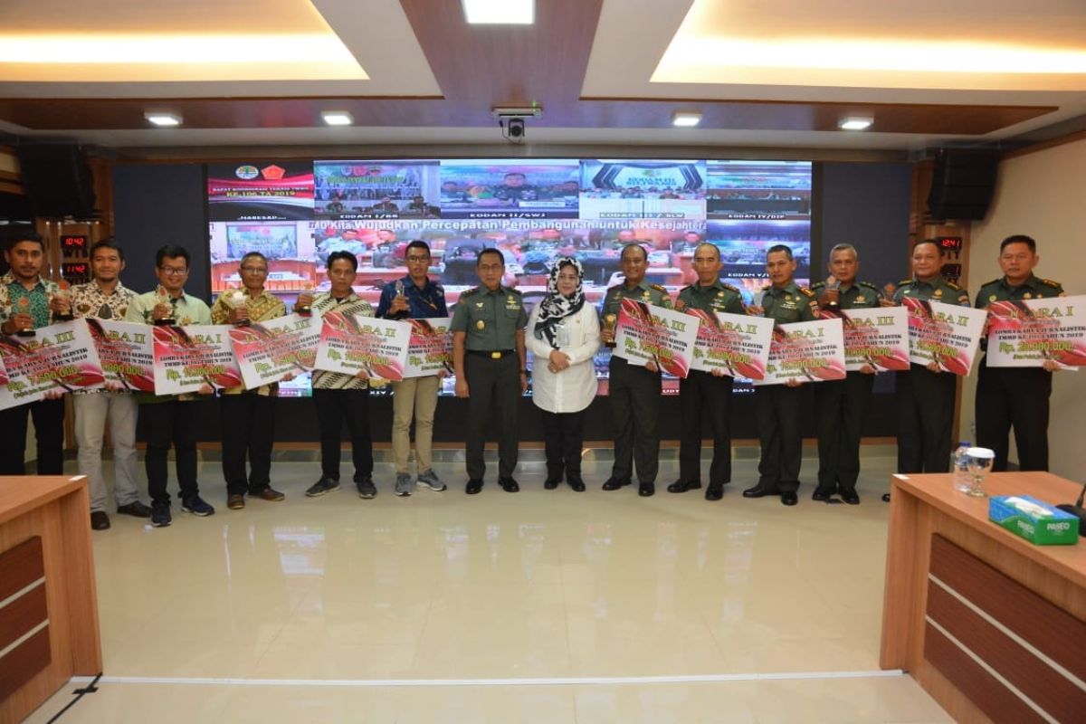 Pendam XII/Tpr sabet juara II lomba jurnalisik TMMD ke-105