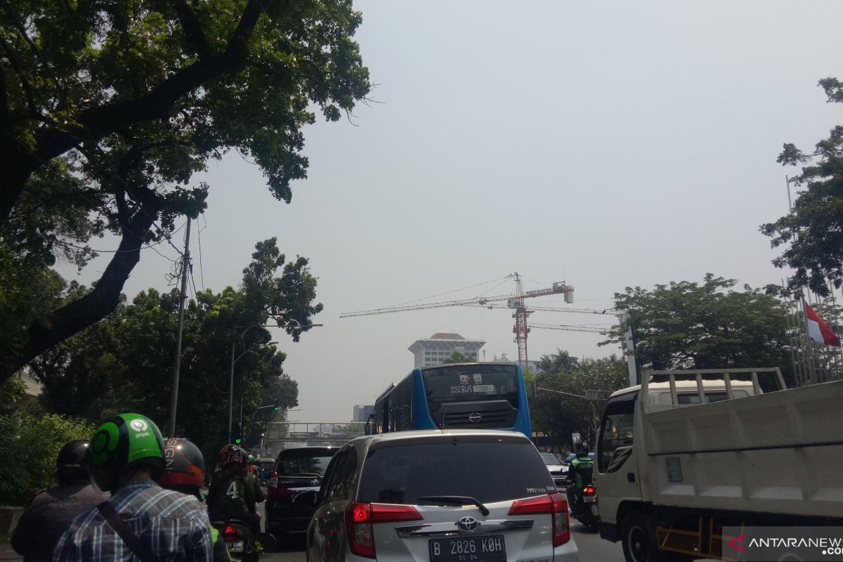Jakarta peringkat dua dunia dengan kualitas udara terburuk pada Senin pagi