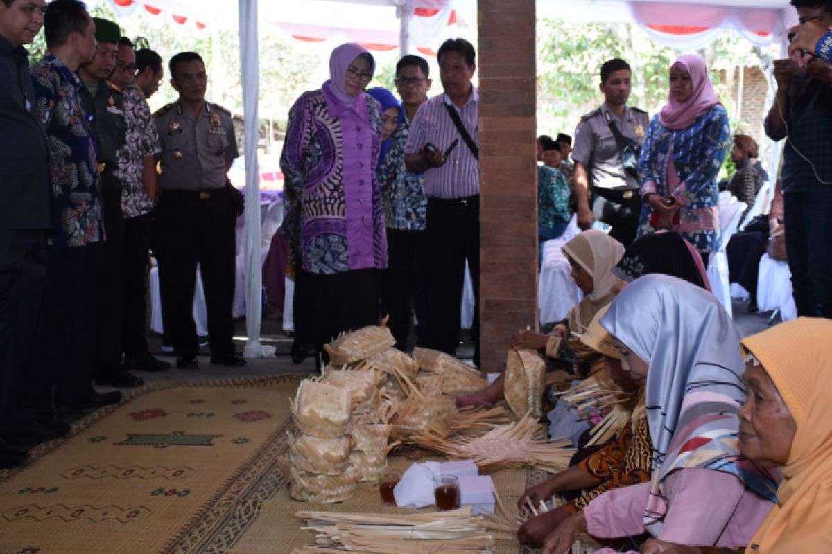 Dusun Sorominten dikukuhkan jadi sentra industri anyaman bambu