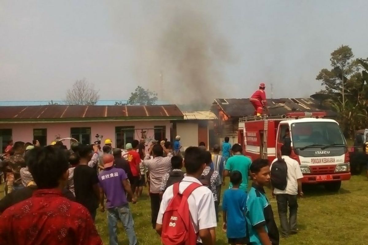 Gedung Sanggar Kegiatan Belajar Dinas Pendidikan Simalungun terbakar