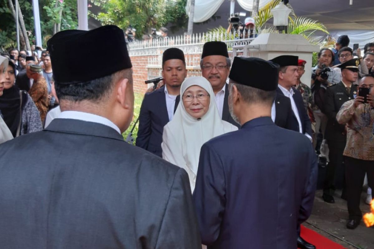 Wan Azizah hadiri pemakaman BJ Habibie