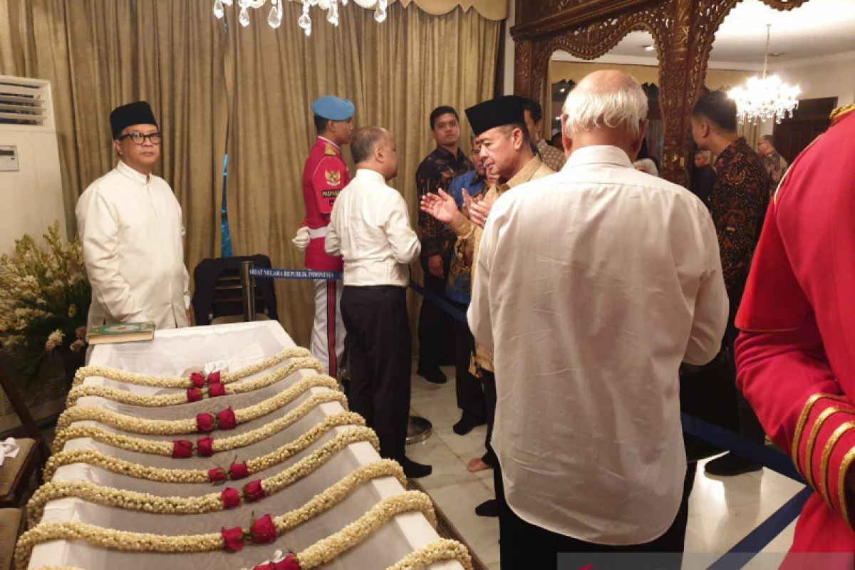 Habibie Wafat - Wagub Nasrul Abit melayat ke rumah duka, sampaikan belasungkawa masyarakat Sumbar