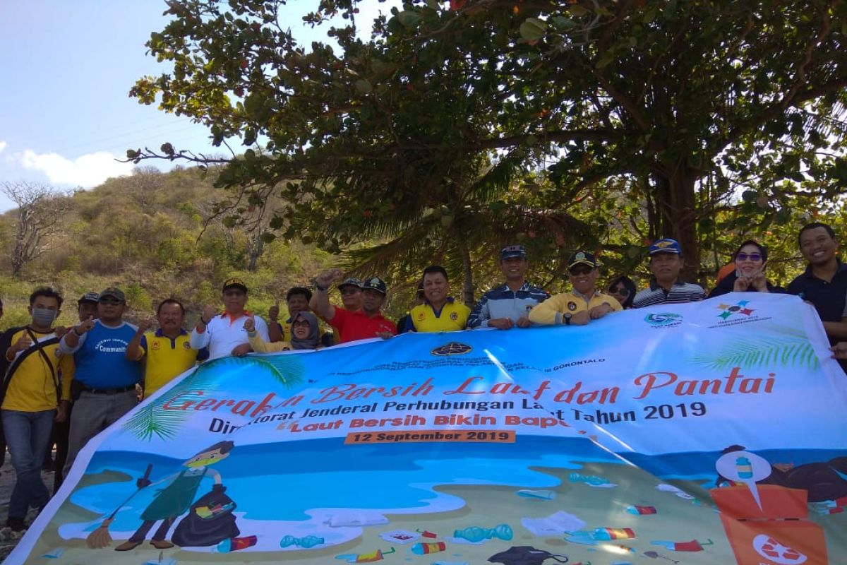 KSOP Gorontalo gelar Gerakan Bersih Pantai