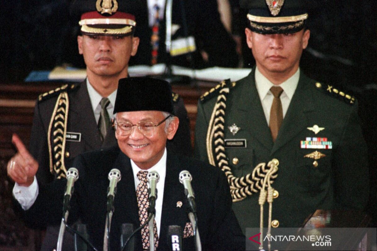 Prestasi BJ Habibie, Presiden: Negara berikan penghormatan besar