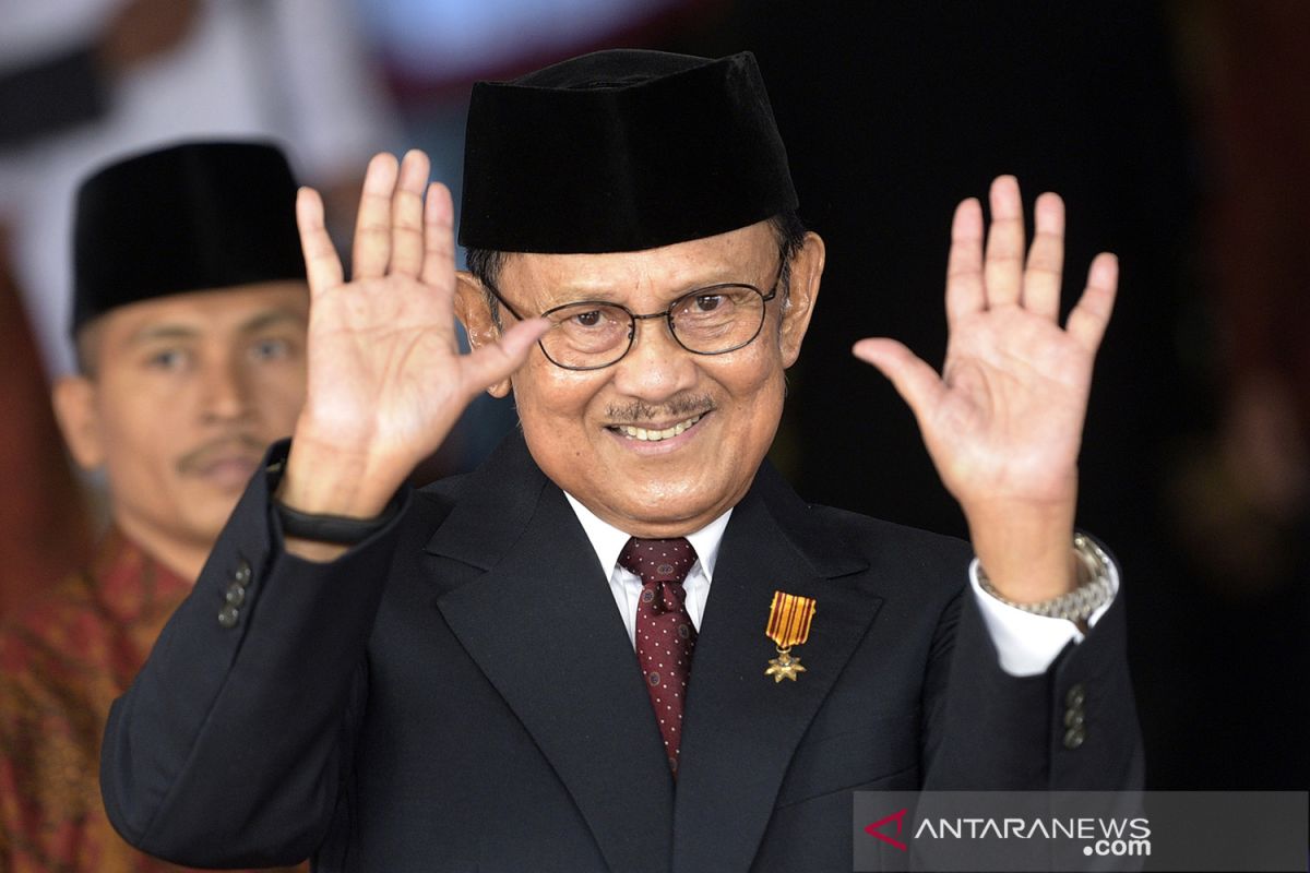 Upacara pemakaman BJ Habibie akan dipimpin presiden