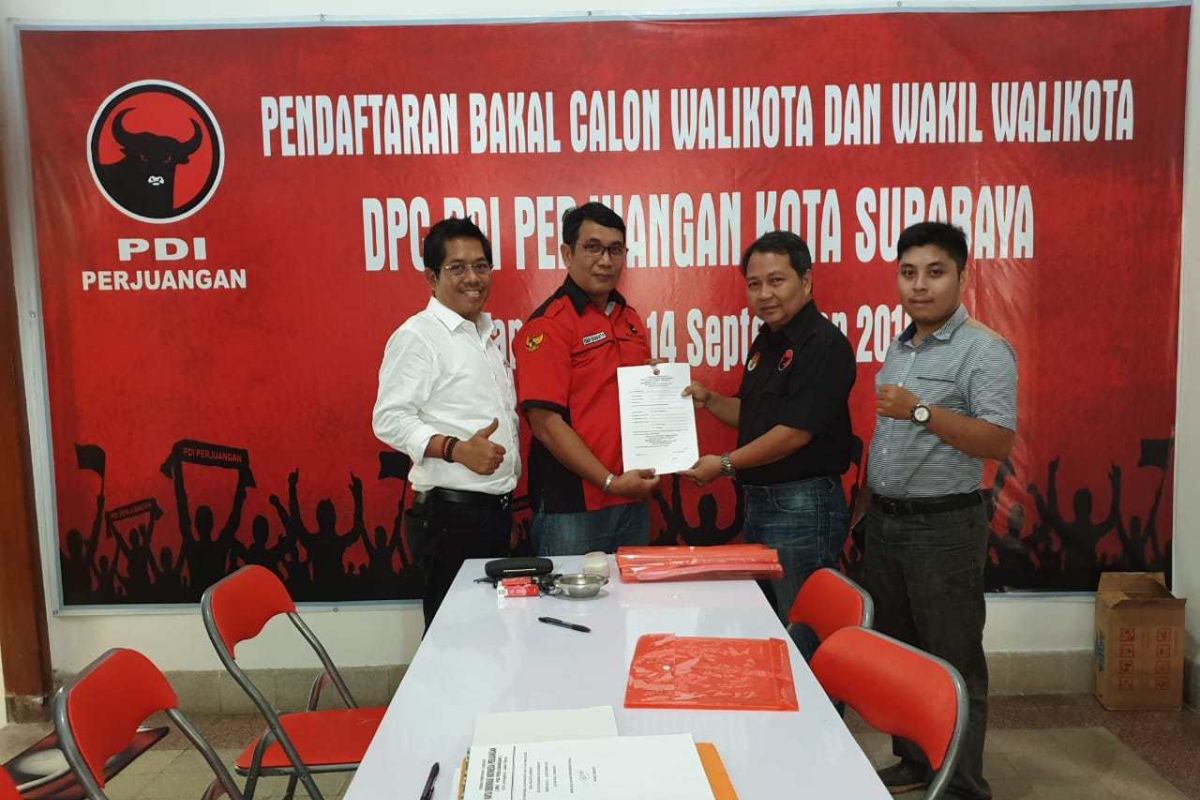 Anugrah Ariyadi optimistis dapat tiket Cawawali Surabaya dari PDI Perjuangan