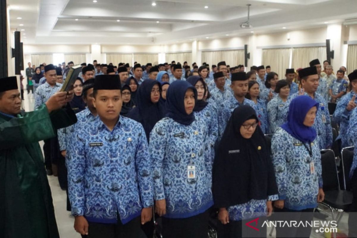 Ribuan PNS Kaltim Ikuti Sumpah/Janji dan Terima SK Kenaikan Pangkat