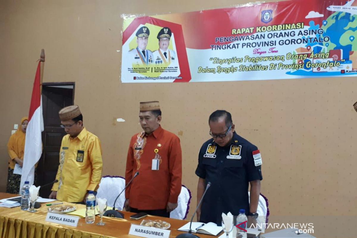 ASN Kesbang Gorontalo hening cipta untuk BJ Habibie