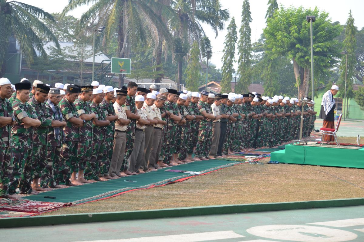 Habibie Wafat - Korem 042/Gapu shalat ghaib untuk BJ Habibie