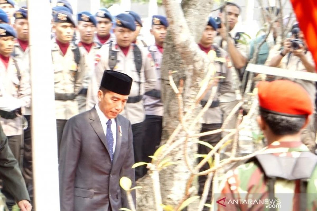 Presiden Joko Widodo pimpin upacara kenegaraan pemakaman BJ Habibie