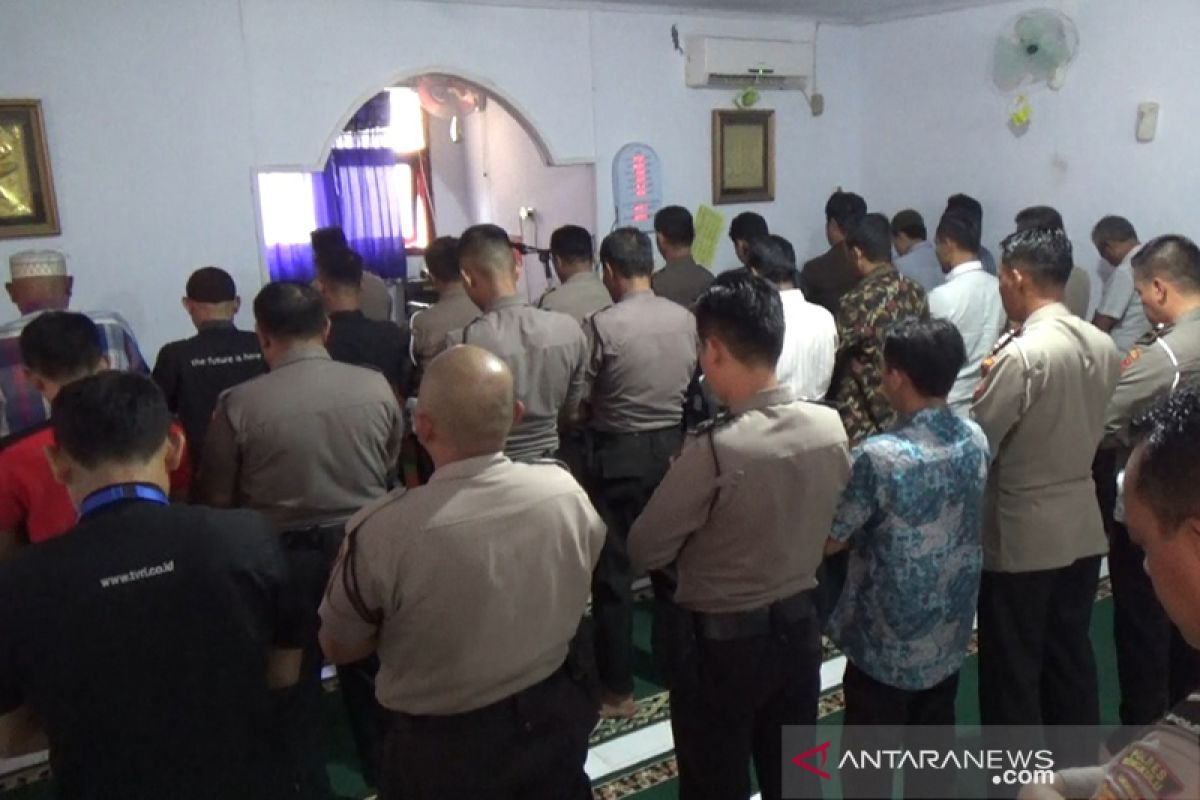 Habibie wafat, Polres Bengkulu lakukan salat ghaib