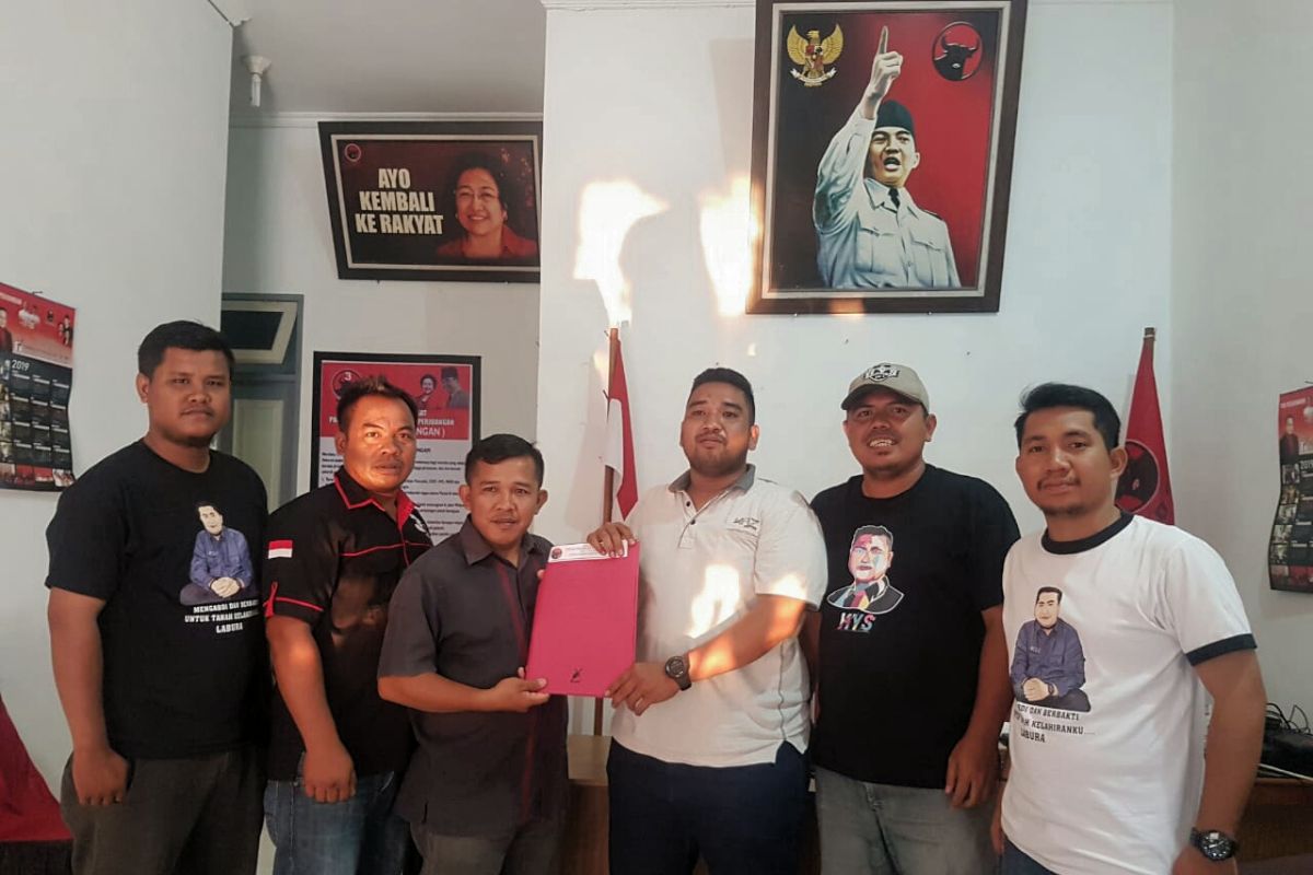 Diwakili tim, HYS daftarkan diri ke PDI Perjuangan Labura sebagai balon bupati