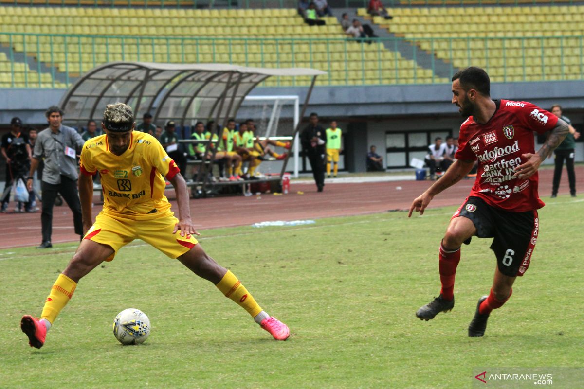 Munster soroti kinerja  wasit setelah laga debut di Liga 1 Indonesia