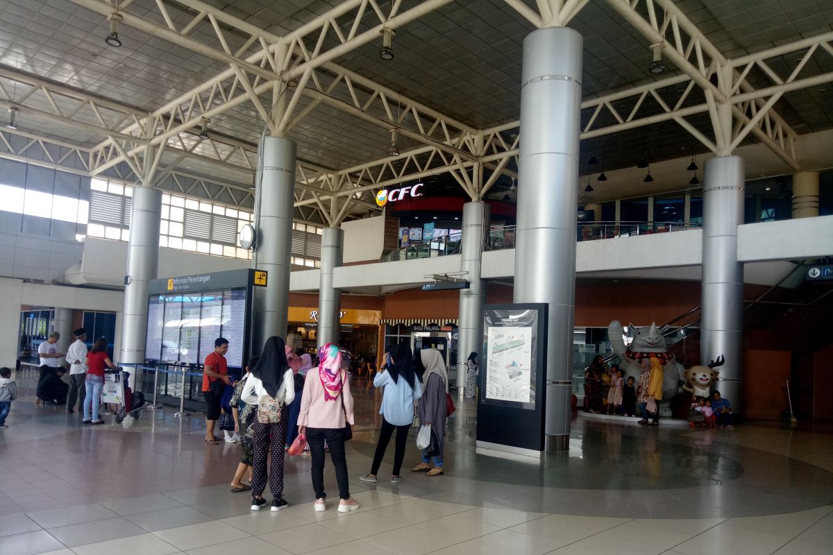 Kabut asap mulai ganggu  penerbangan di Bandara SMB II Palembang