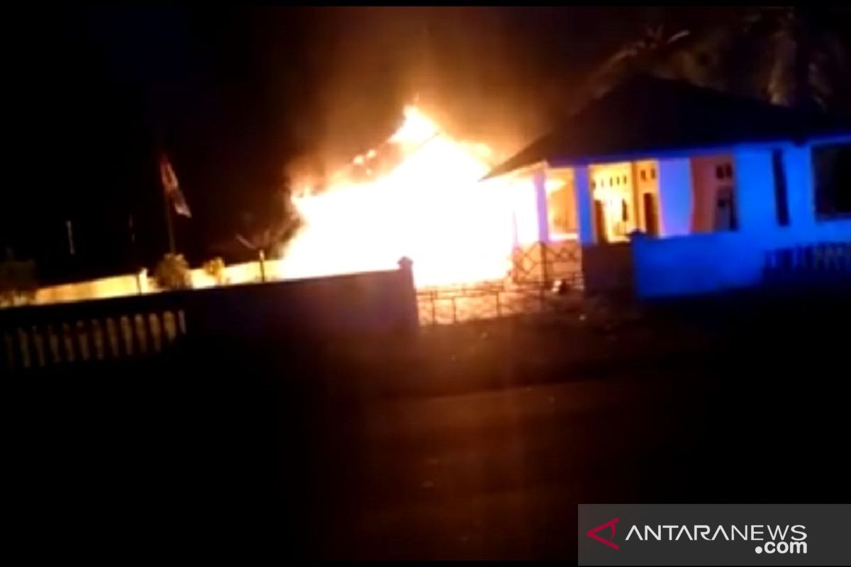 Polisi Mukomuko selidiki penyebab kebakaran kantor Desa Lubuk Gedang