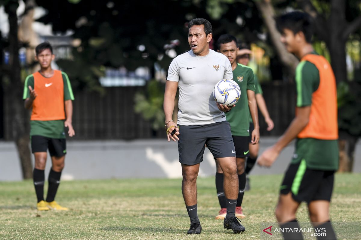 Pelatih Bima Sakti turunkan pemain andalan di AFF U-15 kontra Filipina