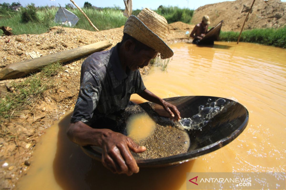 Pendulang Intan Dan Emas Tradisional