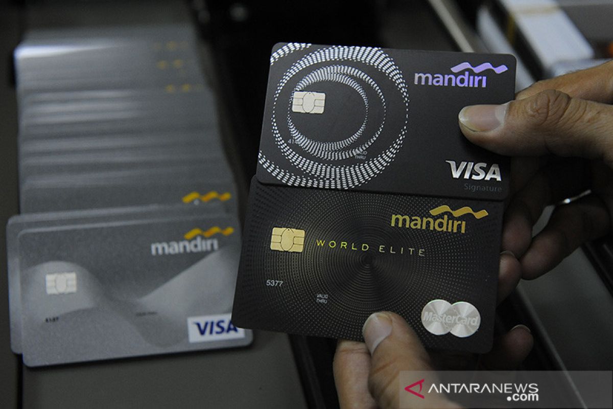 Transaksi kartu kredit Bank Mandiri tembus Rp12,3 triliun