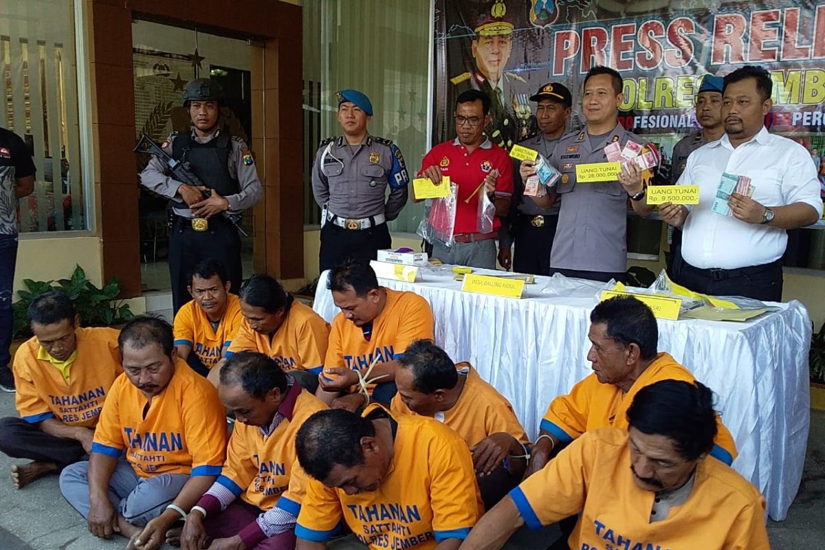 Polres Jember ringkus 10 tersangka bandar judi Plkades