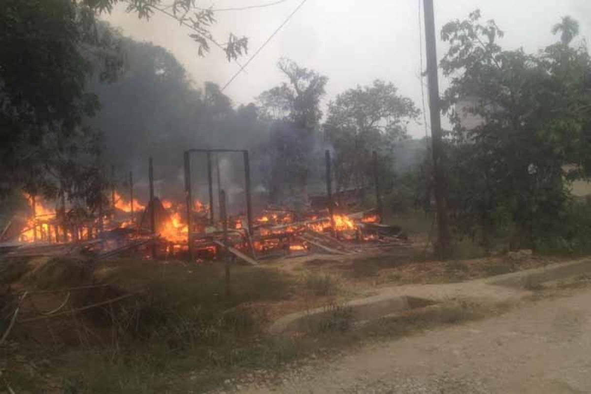 Suami ke kebun, seorang nenek nyaris terbakar di dalam rumah