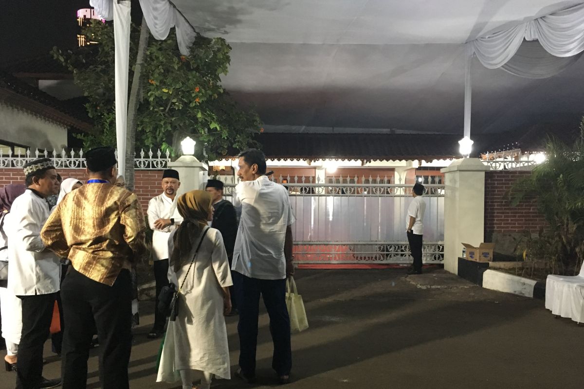 Mantan Presiden Timur Leste Xanana dijadwalkan melayat ke kediaman BJ Habibie malam ini