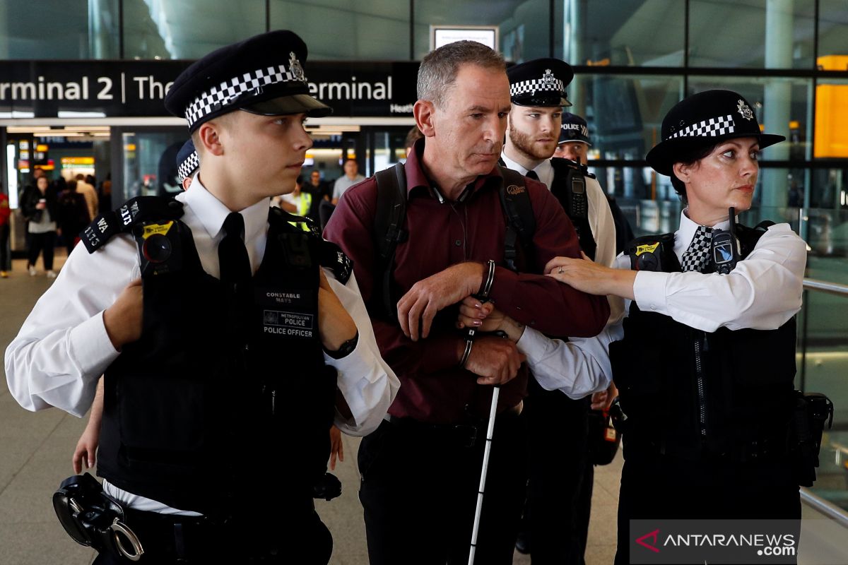 Pria yang ditangkap di Bandara Heathrow London didakwa terorisme