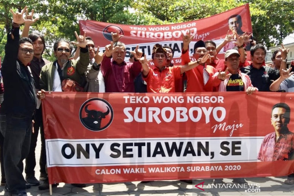 Aktivis PA GMNI kembalikan formulir bacawawali Surabaya lewat PDIP