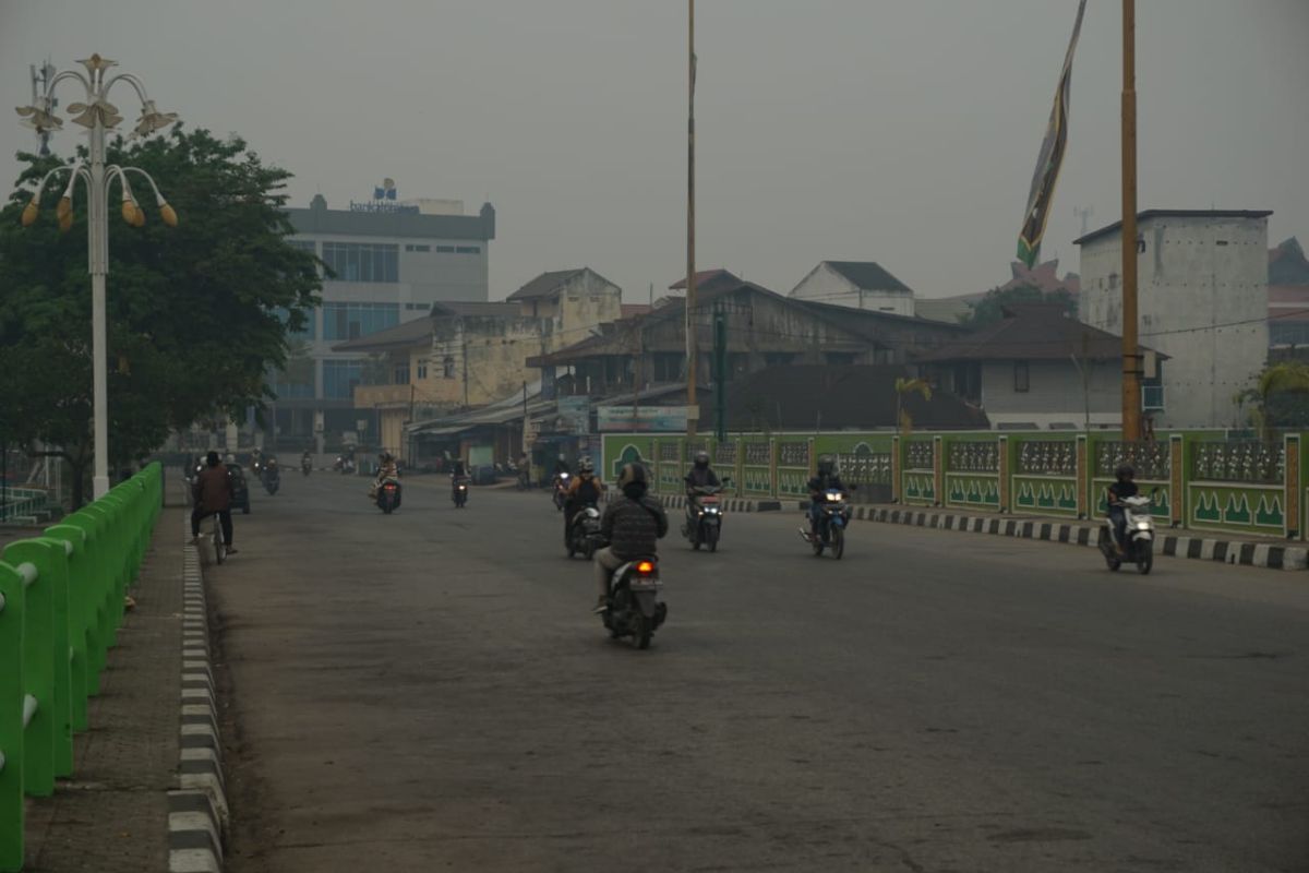 Tanah Grogot shrouded by thick smog