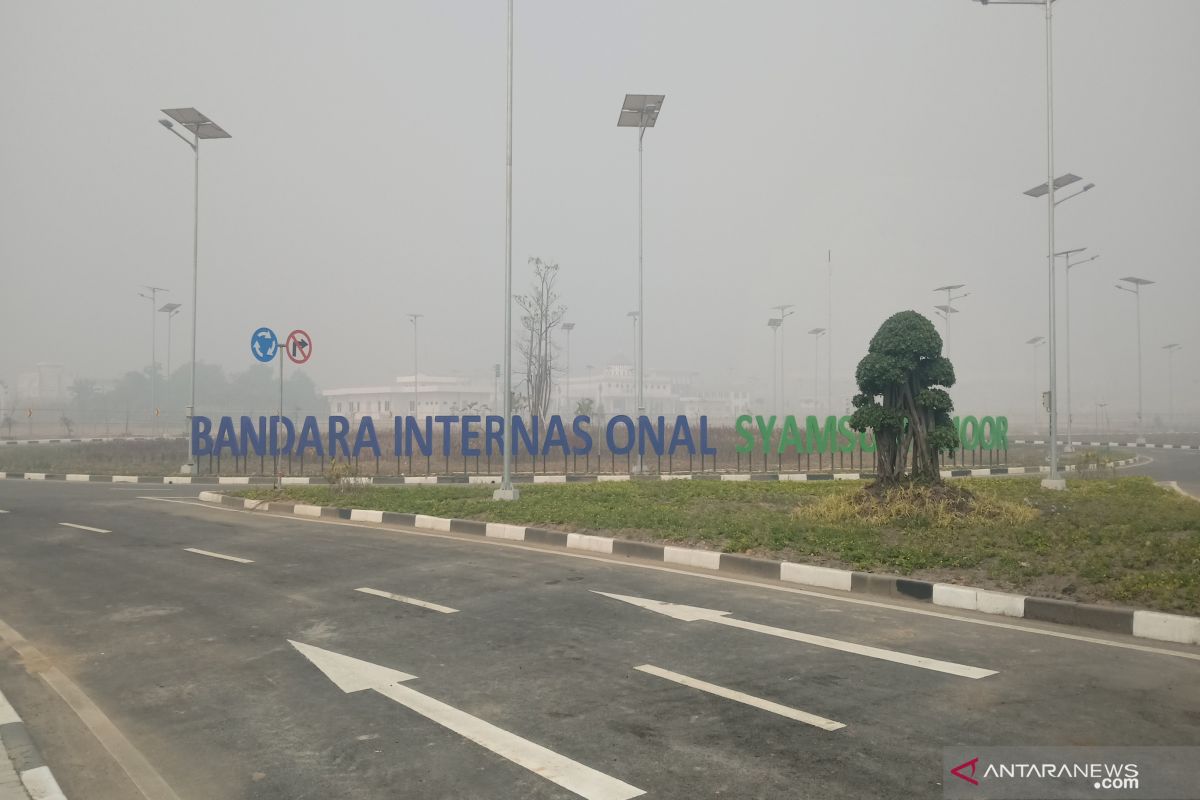 Jarak pandang Bandara Syamsudin Noor cuma 50 meter