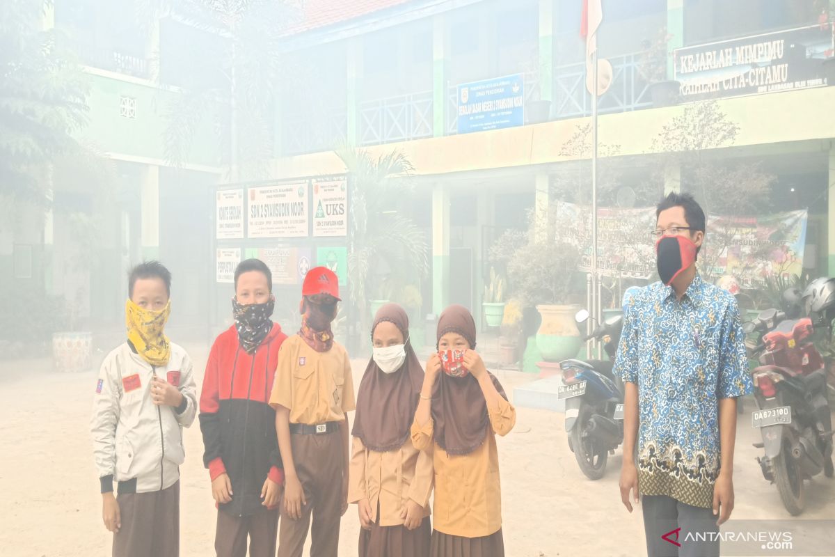 Hadapi asap karhutla, Disdikbud Paser minta pelajar gunakan masker