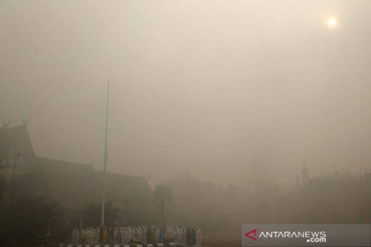 Masyarakat Sampit gelar salat istisqa di tengah kepungan asap