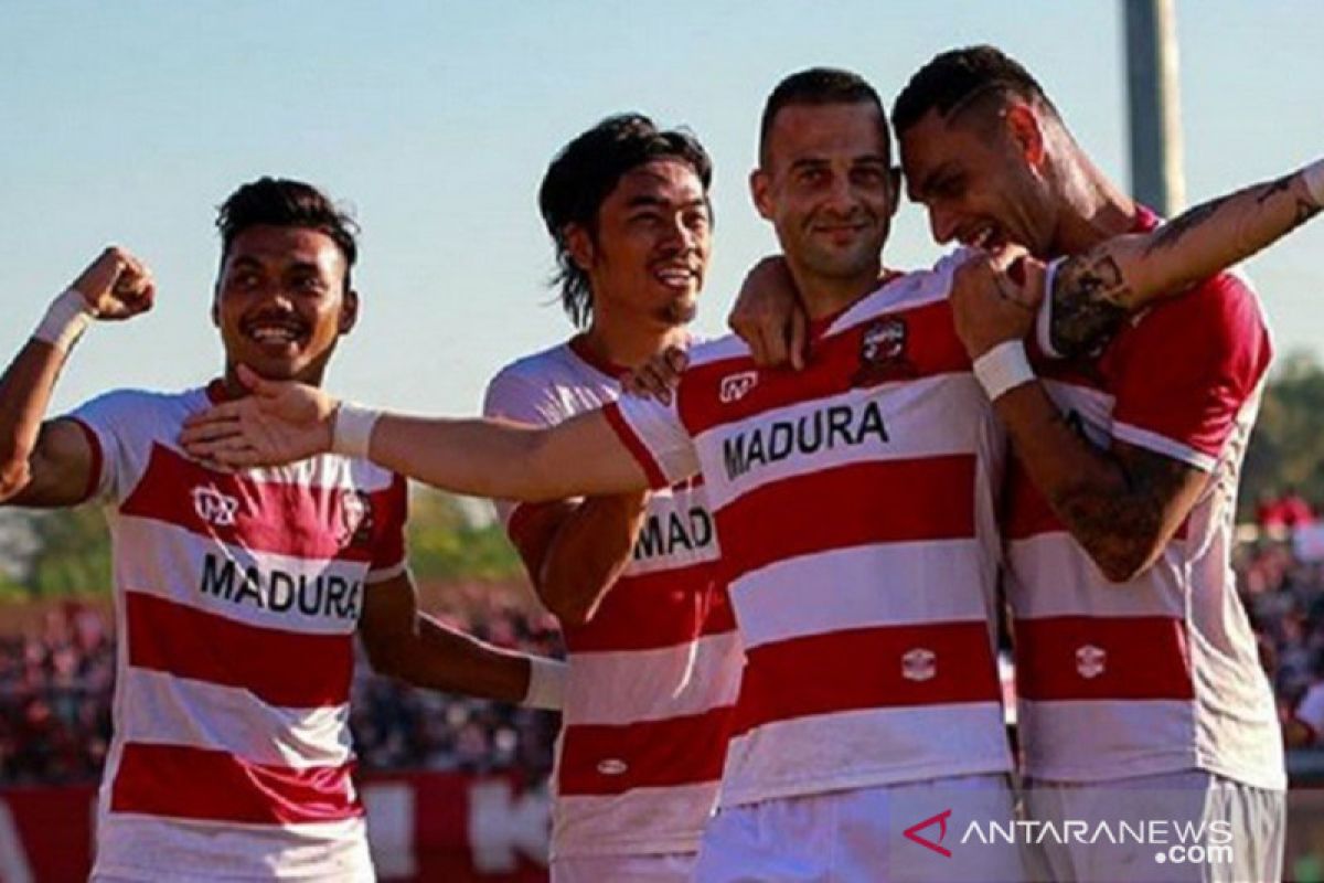 Liga 1 -- Madura United bermain imbang 2-2 dengan Barito Putera