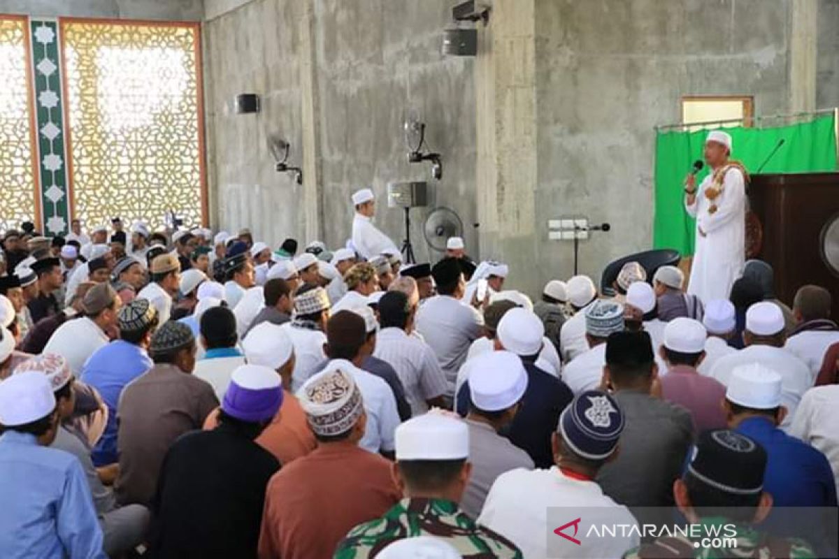 Bupati Luwu Timur ajak warga makmurkan masjid