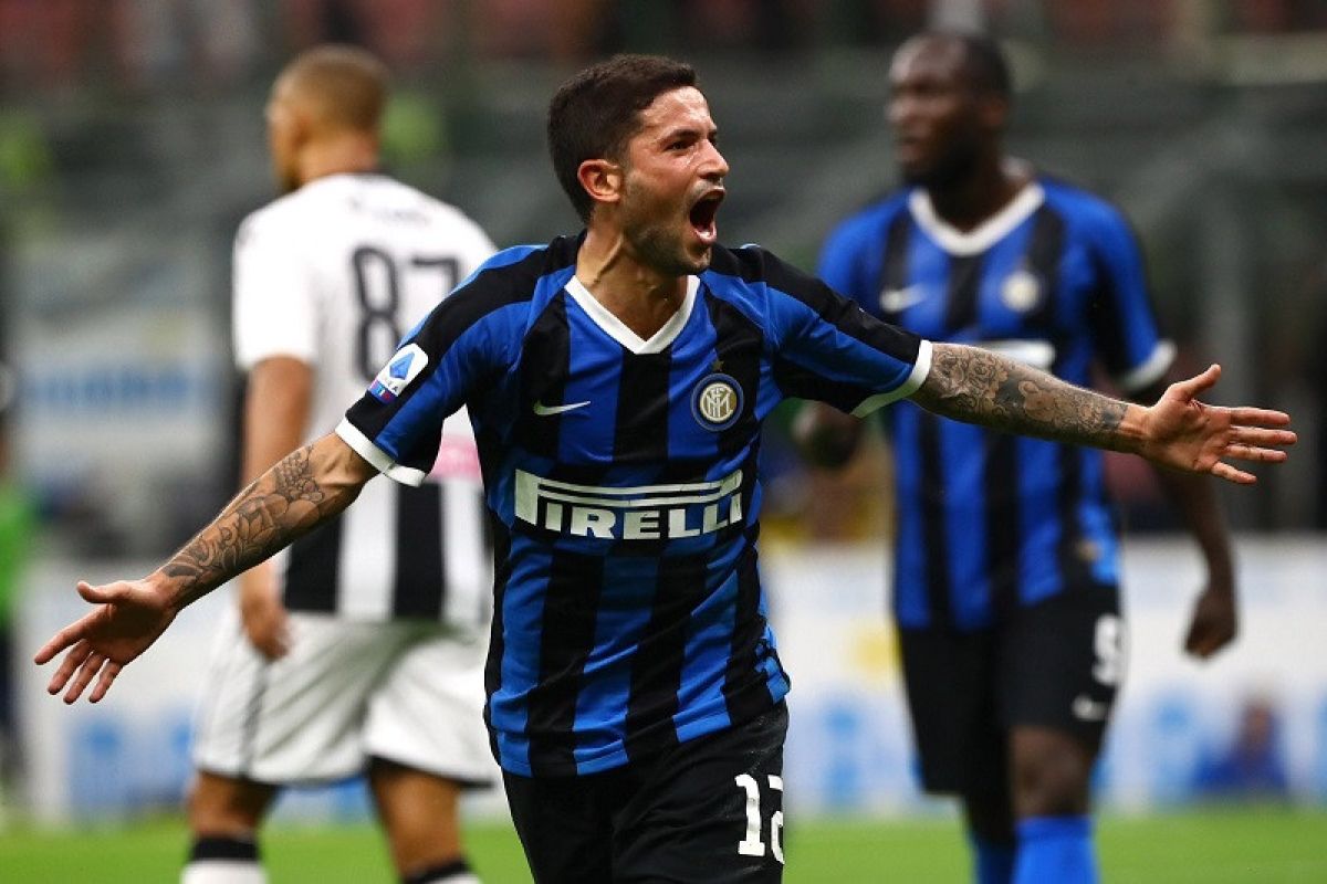 Inter milan rebut posisi puncak usai tundukkan 10 pemain Udinese