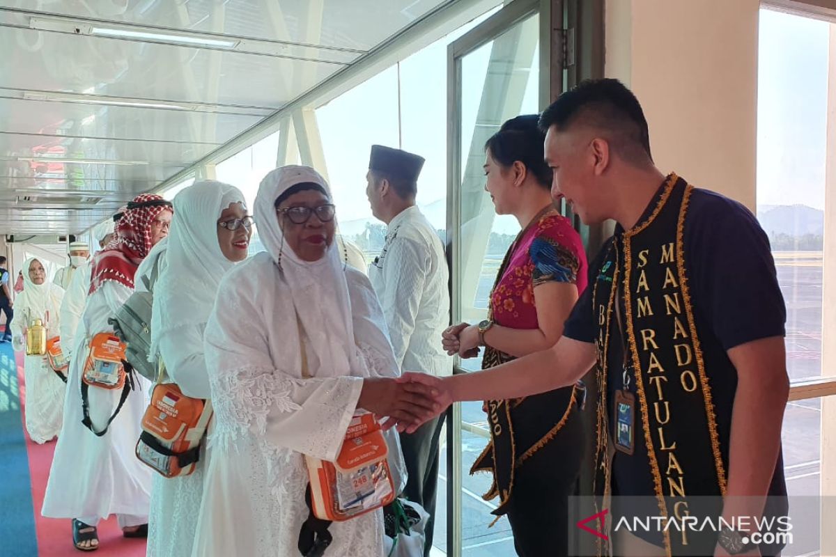 Jamaah haji Sulawesi Utara tiba di Bandara Sam Ratulangi Manado